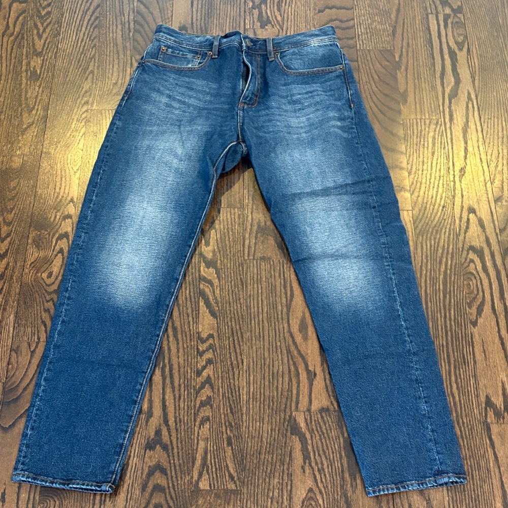 Club Monaco Men’s Deep Blue Distressed Straight Taper Jeans Size 32” X 28”